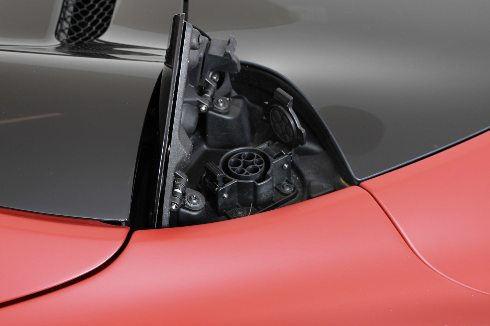 Used 2024 Ferrari 296 GTS RWD image 47