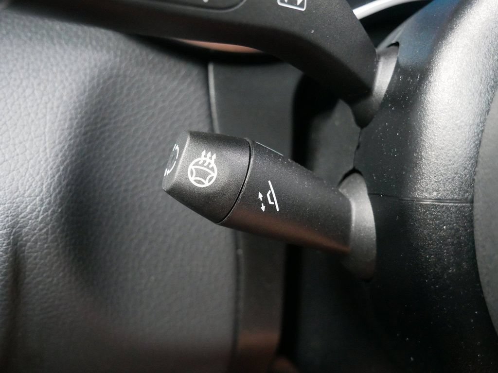 Used 2021 Mercedes-Benz GLC 300 4MATIC image 20