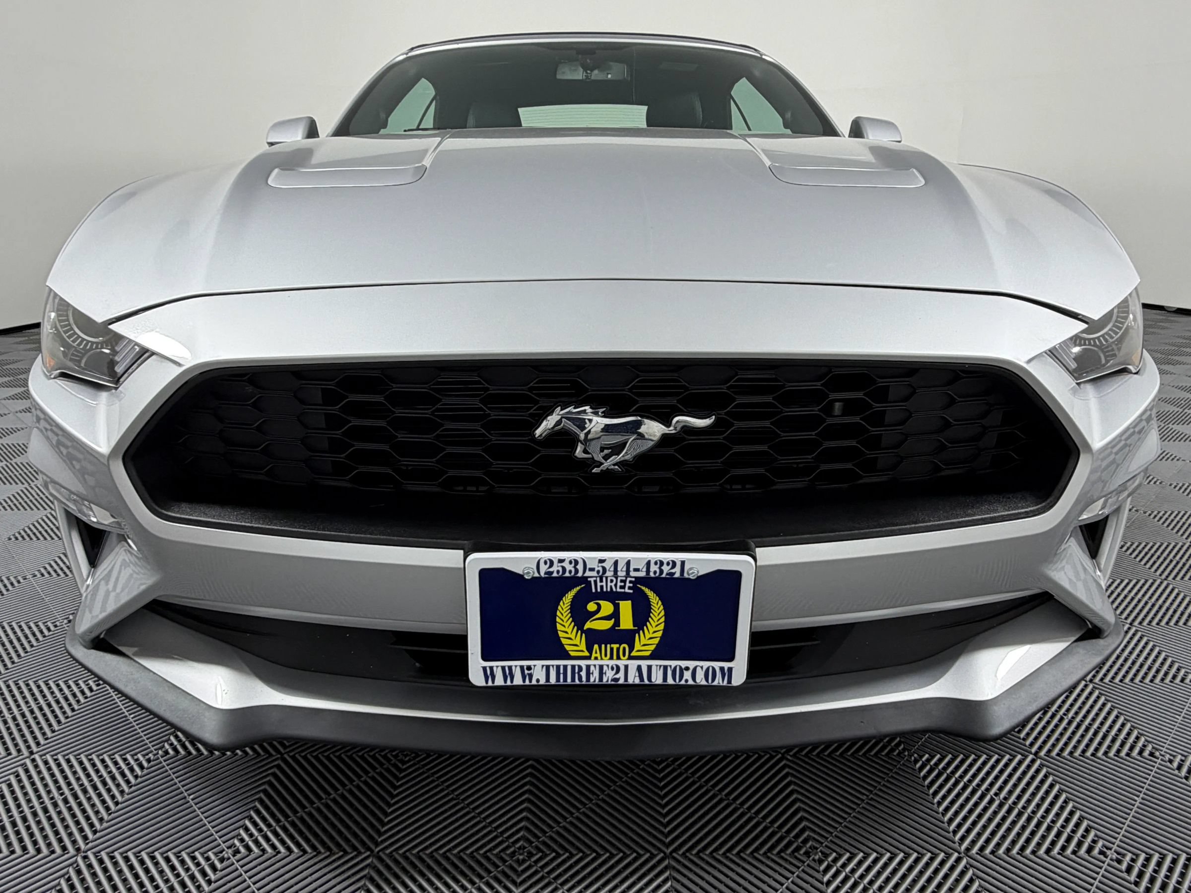Used 2018 Ford Mustang Premium w/ Equipment Group 201A RWD image 3