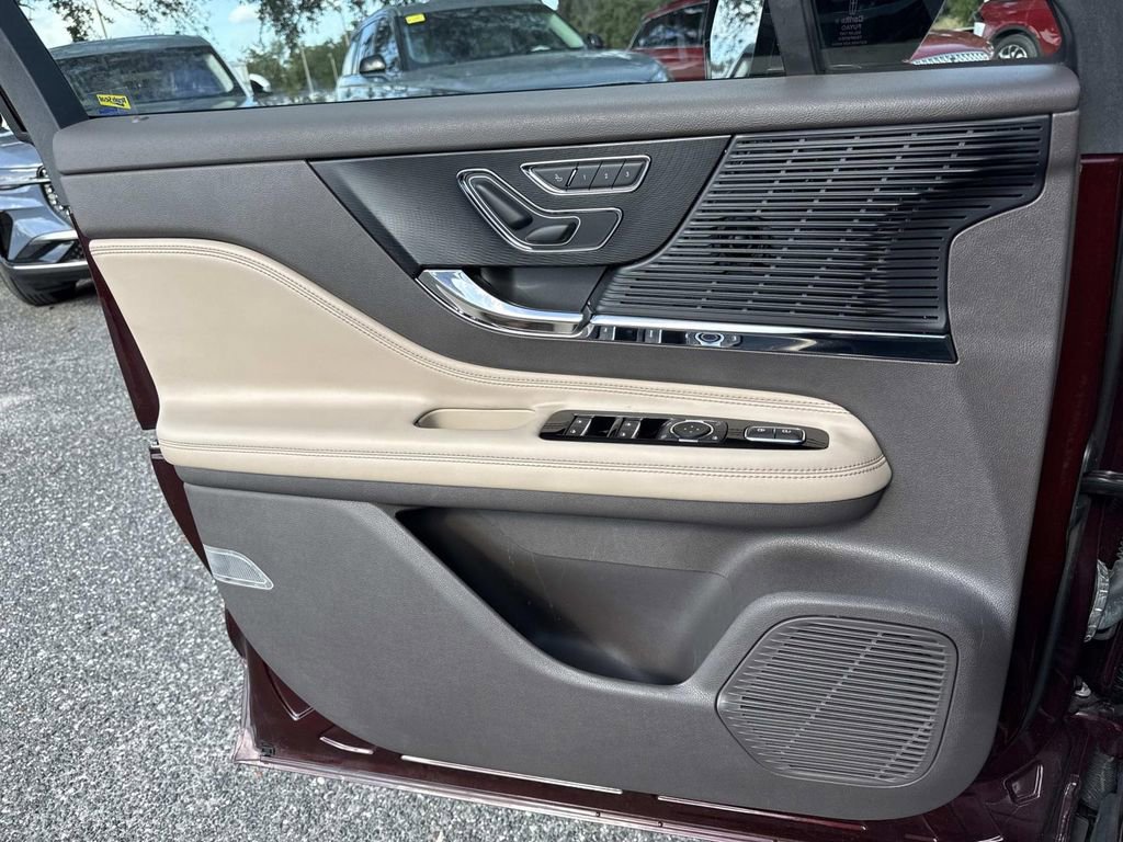 Certified 2020 Lincoln Corsair AWD w/ Premium Package image 18