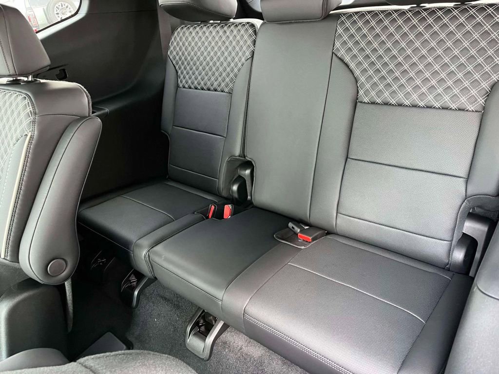 New 2026 GMC Acadia Denali w/ Super Cruise Package image 17