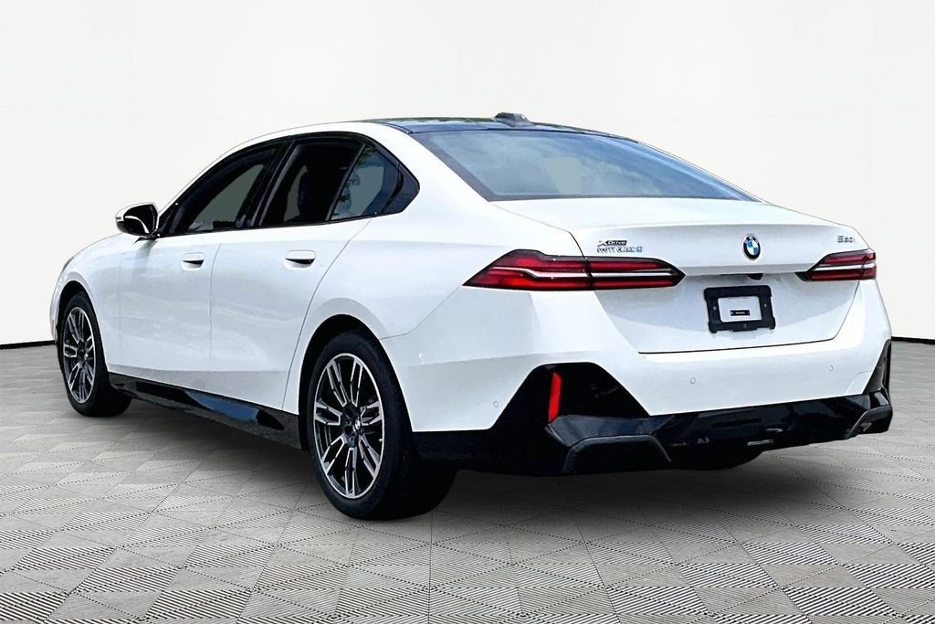 Used 2026 BMW 530i xDrive AWD/4WD image 4