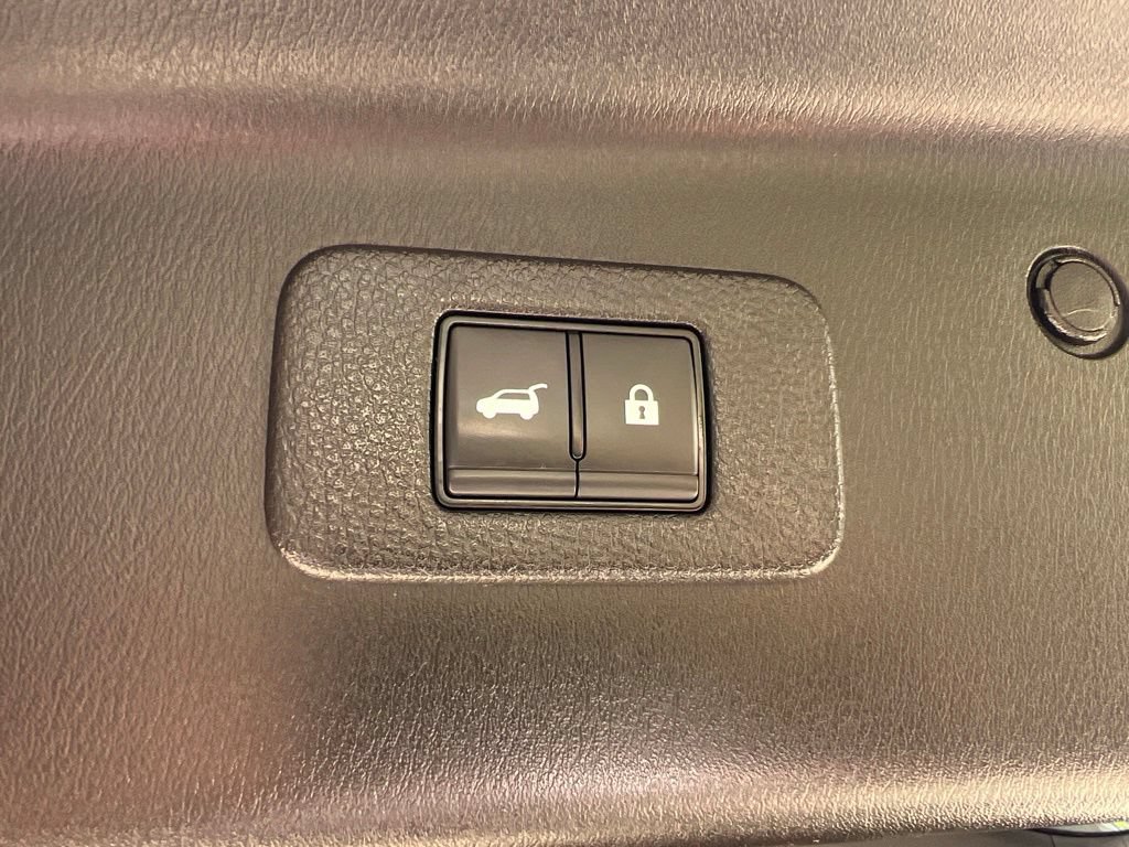 Certified 2023 Nissan Armada SL w/ Midnight Edition Package AWD/4WD image 15