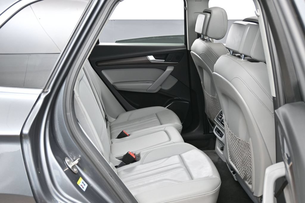 Used 2022 Audi Q5 e Premium w/ Convenience Package AWD/4WD image 37