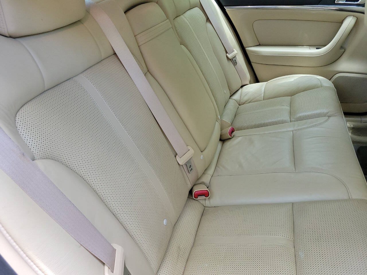 Used 2009 Lincoln MKS FWD image 11
