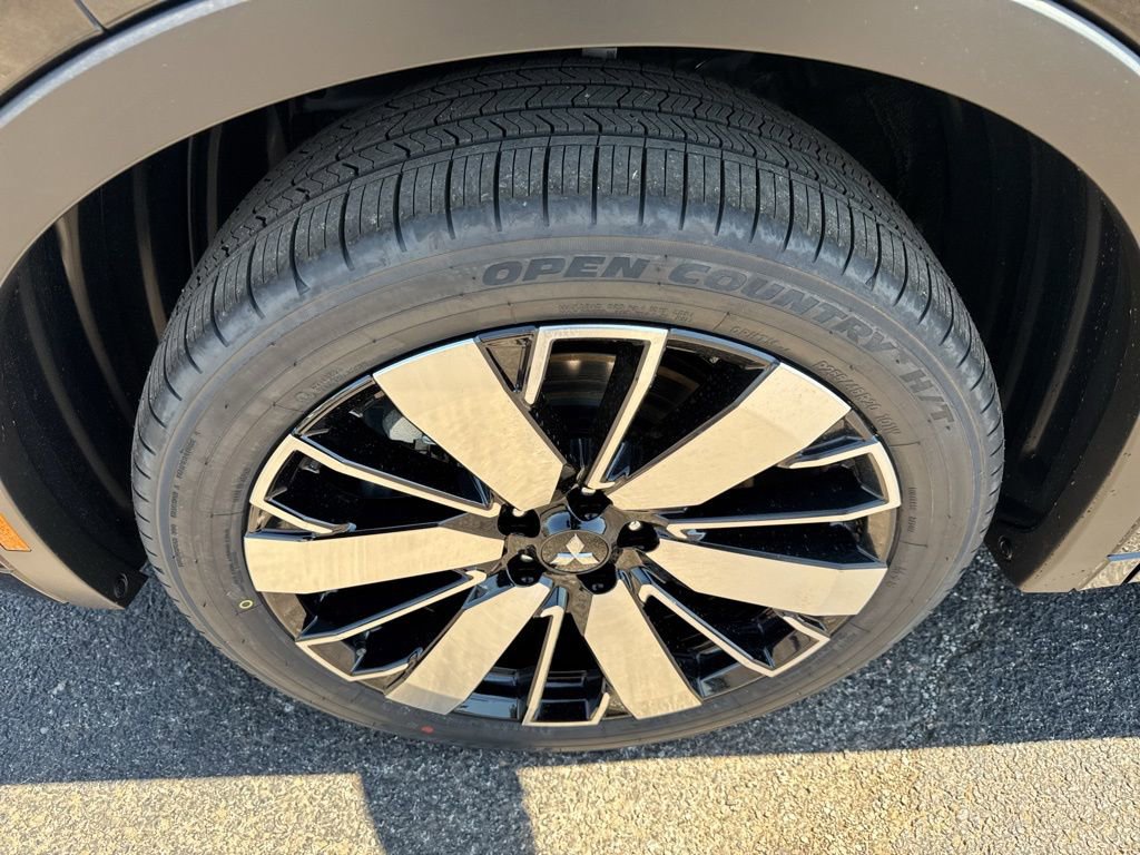 New 2026 Mitsubishi Outlander SEL FWD image 35