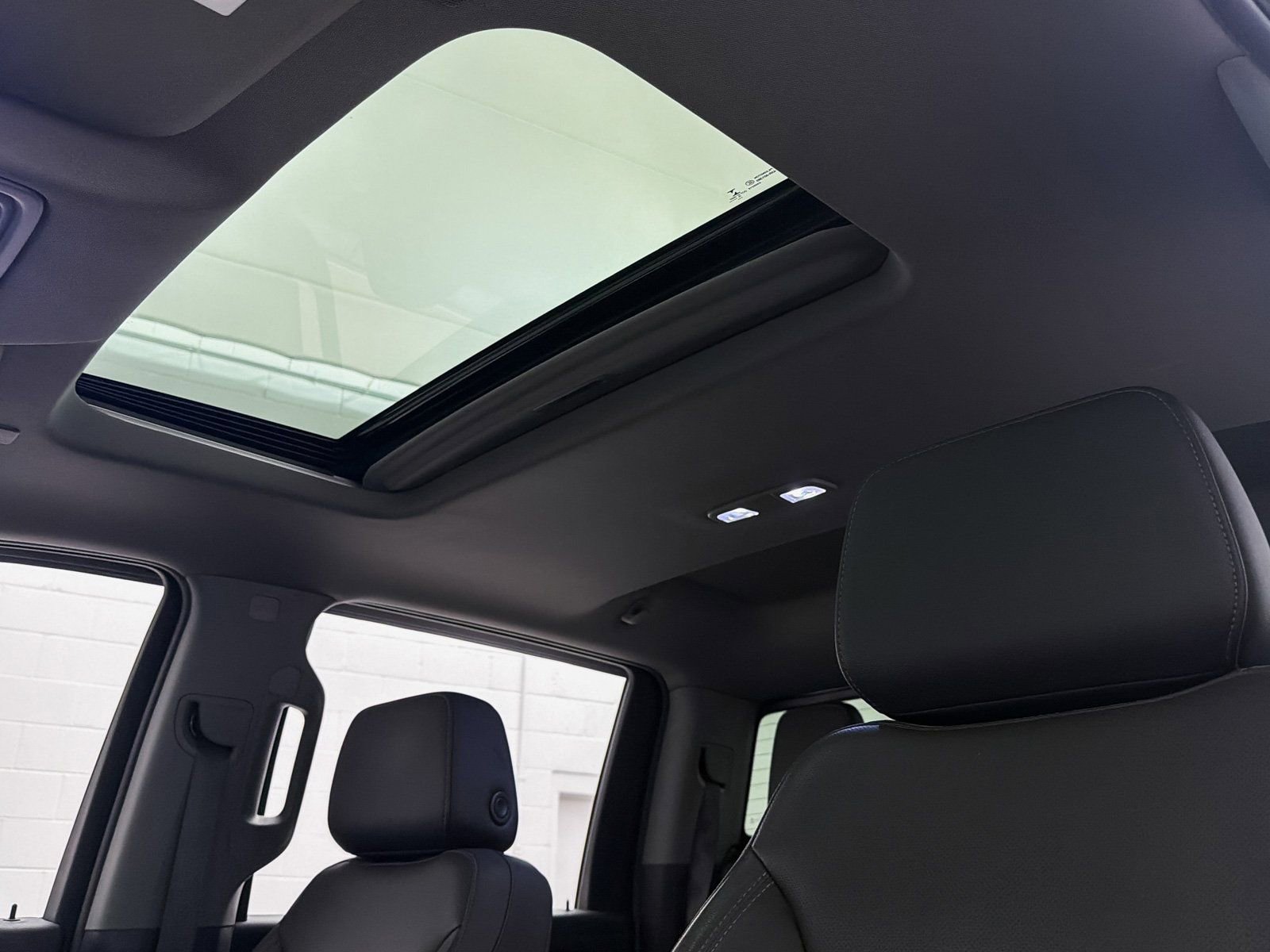 Used 2020 Chevrolet Silverado 2500 LTZ w/ LTZ Premium Package image 3