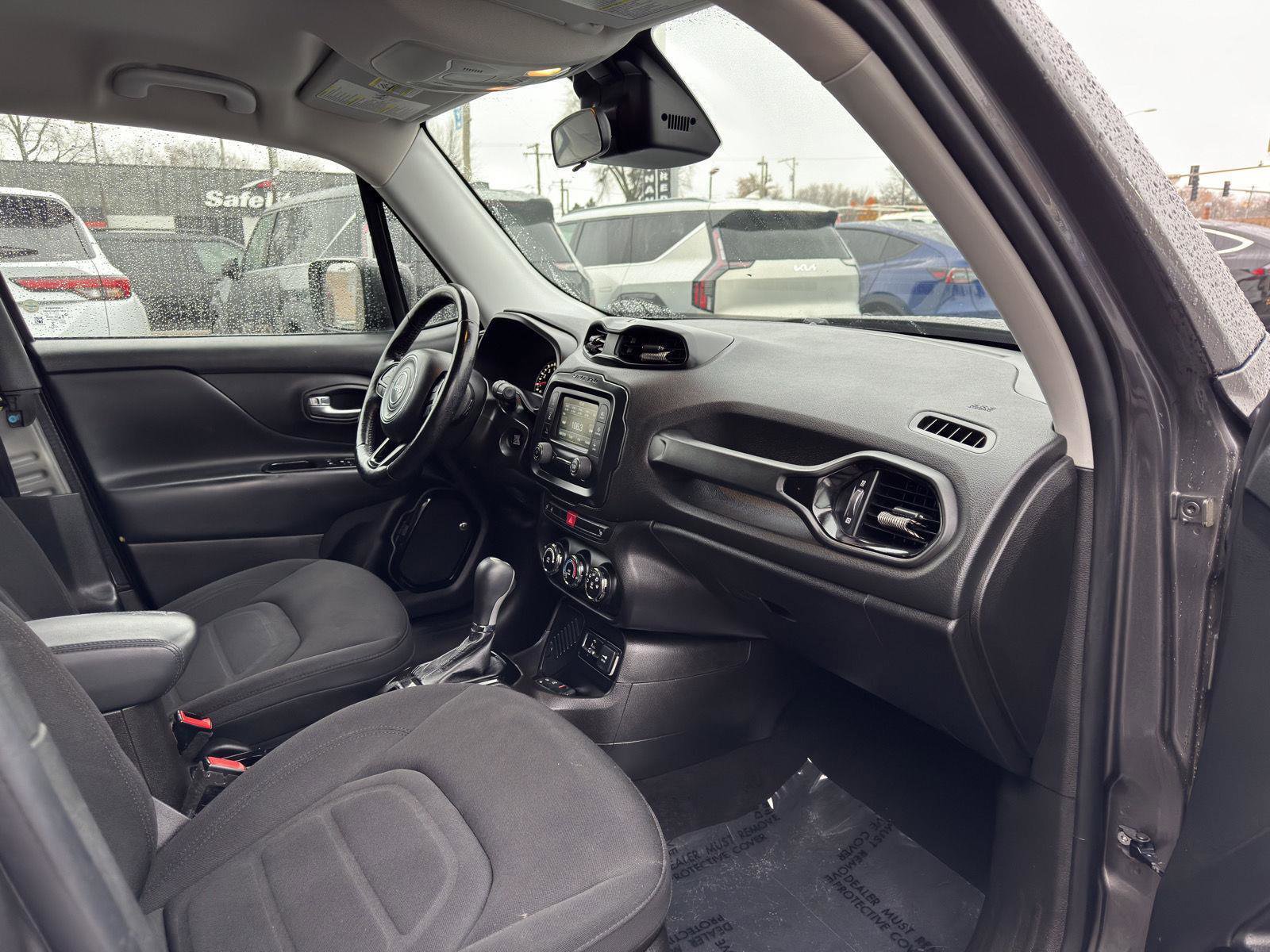 Used 2017 Jeep Renegade Altitude image 38