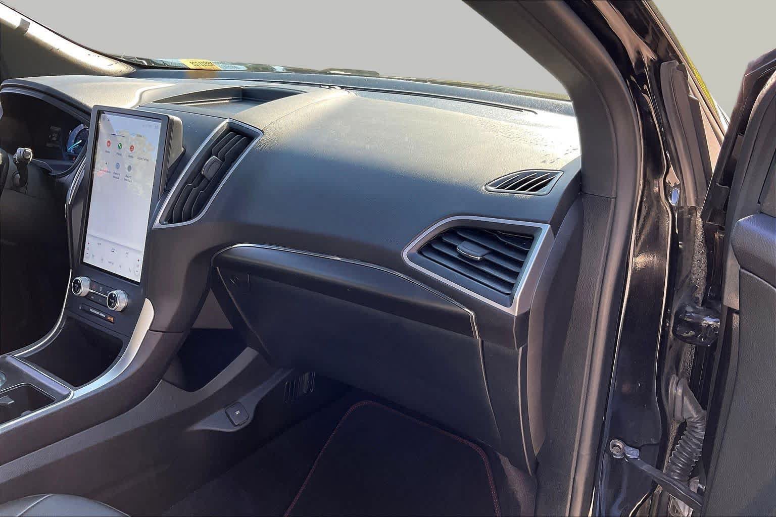 Used 2022 Ford Edge ST-Line w/ Class II Trailer Tow Package AWD/4WD image 37
