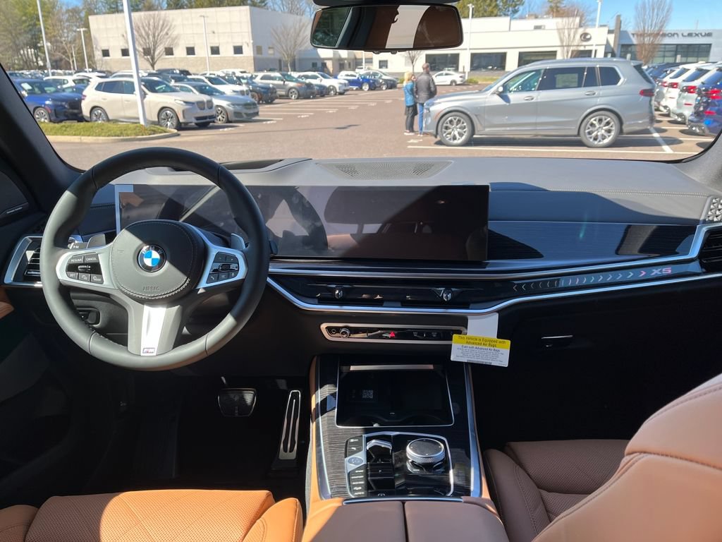 New 2026 BMW X5 xDrive40i w/ M Sport Package AWD/4WD image 11