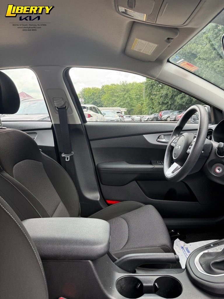 Used 2023 Kia Forte LXS FWD image 9