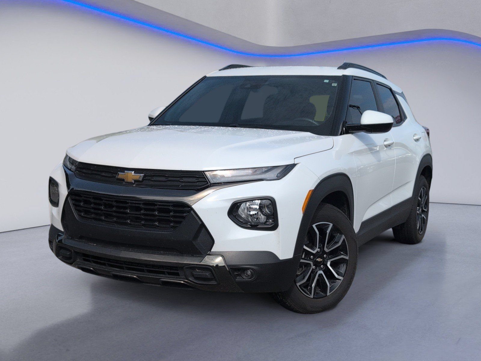 Used 2023 Chevrolet TrailBlazer ACTIV w/ Convenience Package FWD image 2