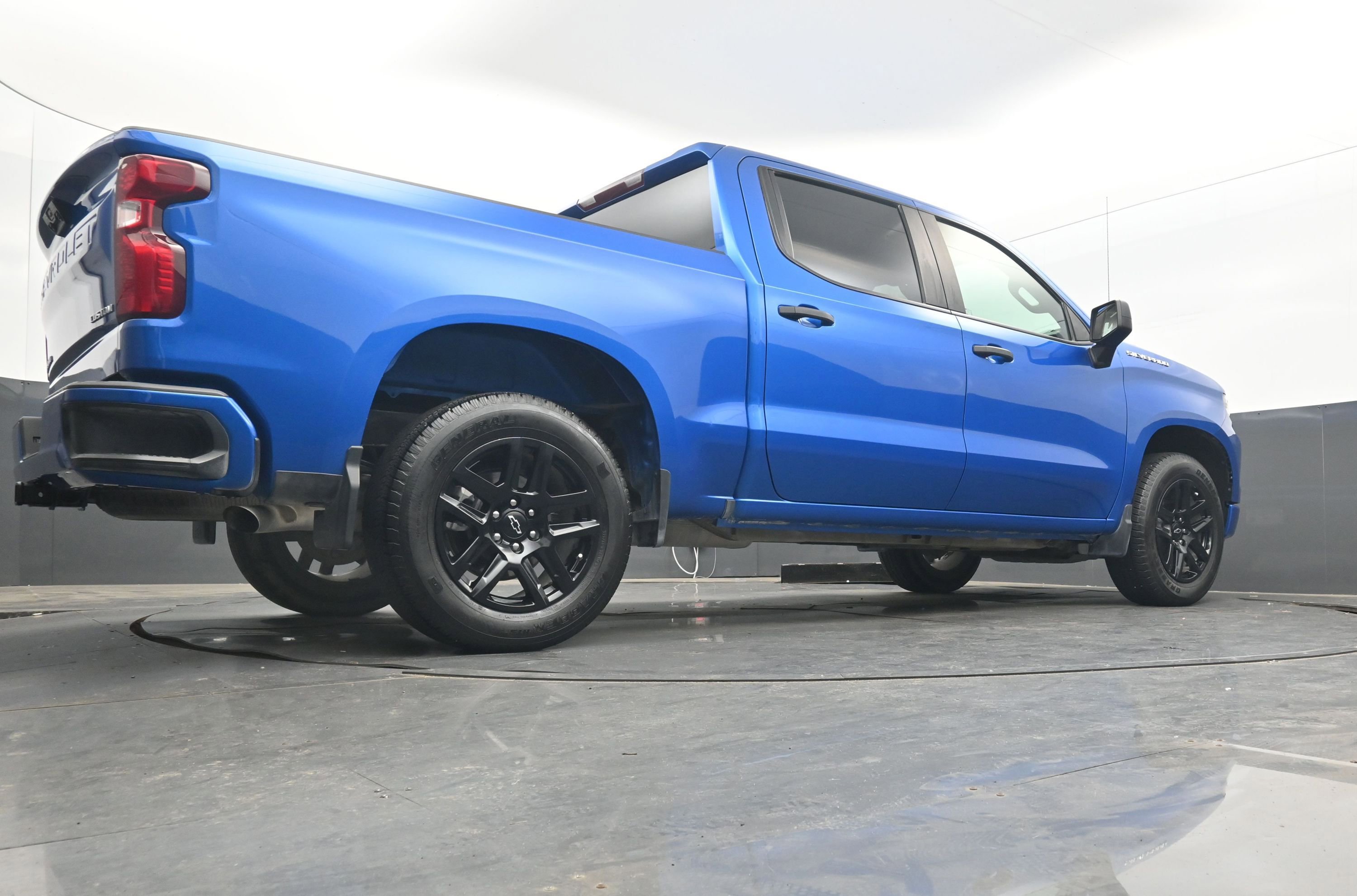Used 2023 Chevrolet Silverado 1500 Custom image 30