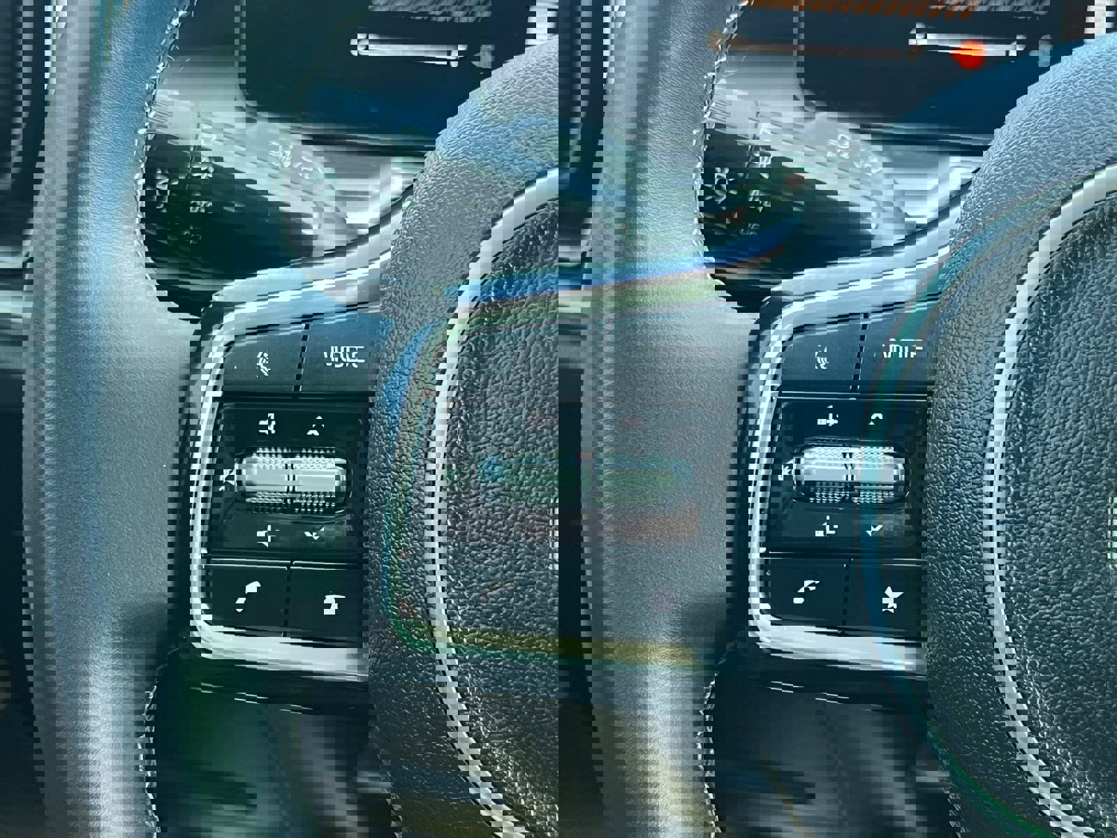 Used 2024 Kia Sorento S w/ Panoramic Sunroof Package image 29