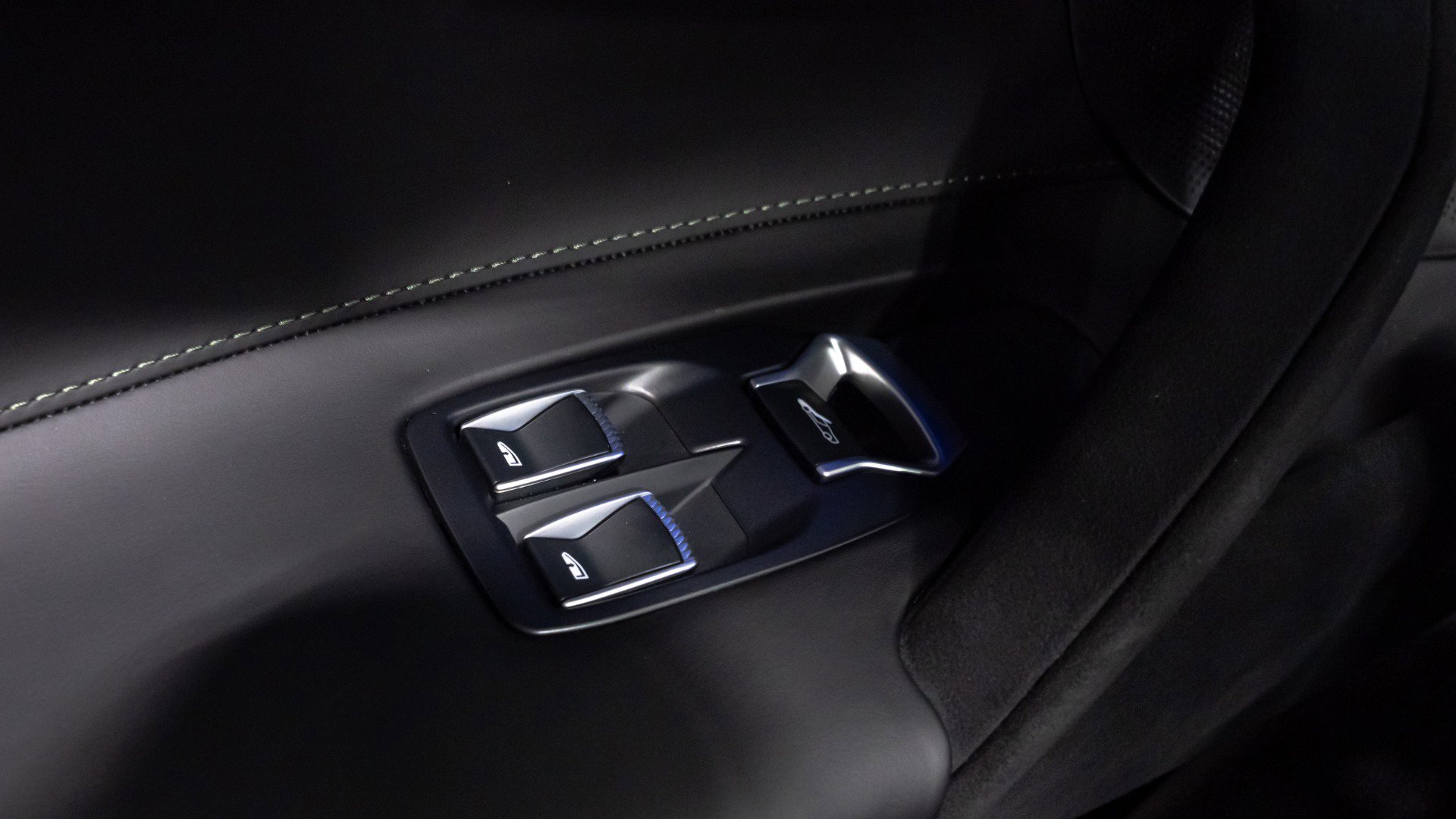 Used 2026 McLaren 750S image 43