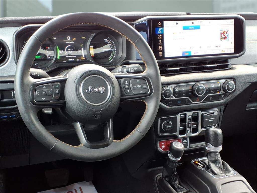 Used 2024 Jeep Wrangler Unlimited AWD/4WD image 3