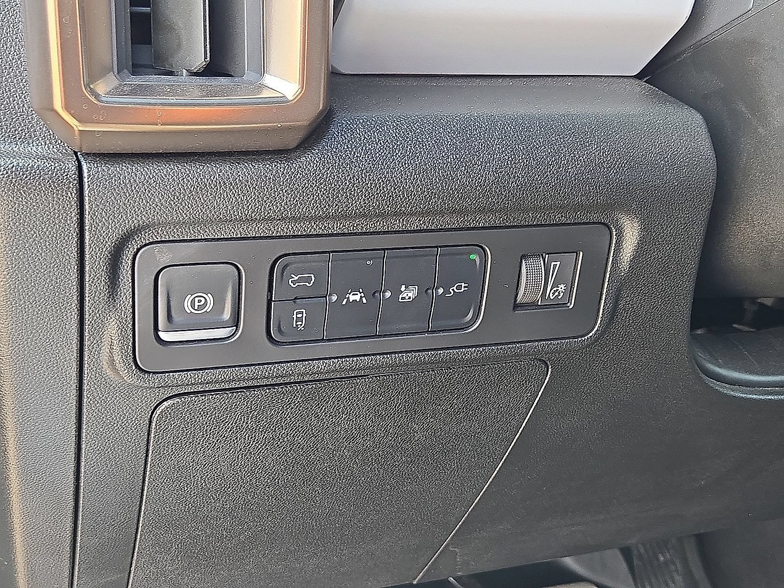 Used 2024 GMC Hummer EV 3X w/ Omega Edition AWD/4WD image 24
