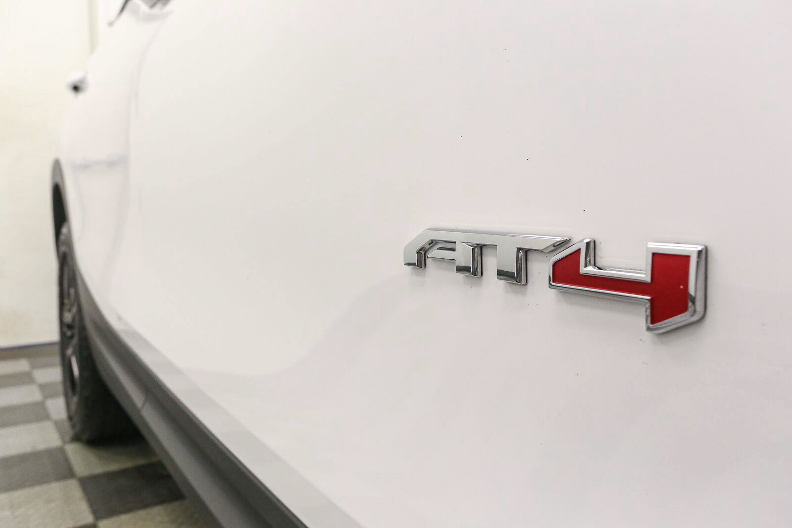 Used 2023 GMC Terrain AT4 AWD/4WD image 9
