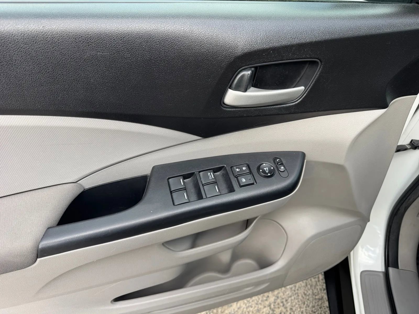 Used 2014 Honda CR-V LX image 19