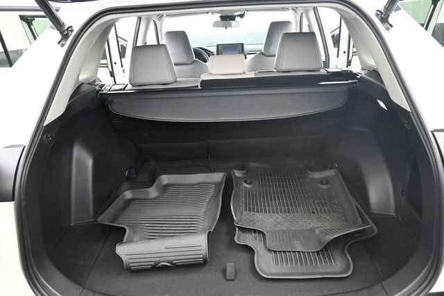 Used 2022 Toyota RAV4 XLE Premium AWD/4WD image 19