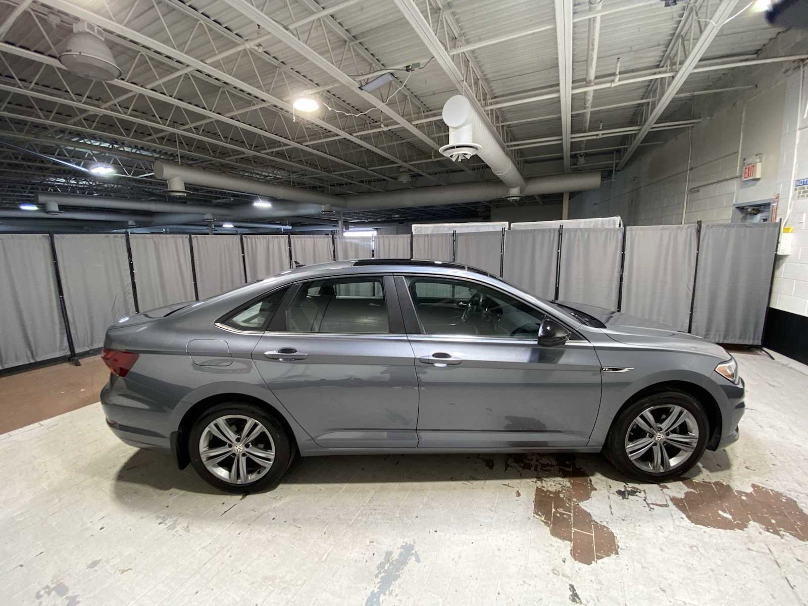 Used 2019 Volkswagen Jetta R-Line w/ R-Line Cold Weather Package FWD image 26