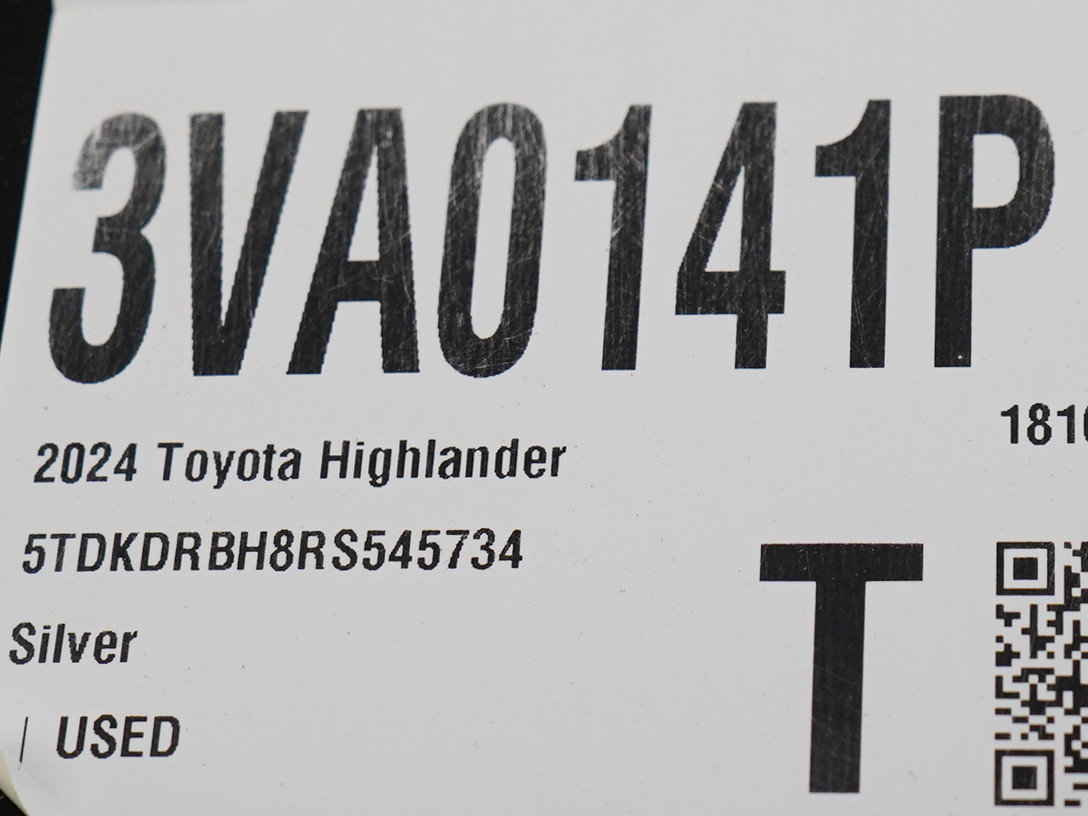 Used 2024 Toyota Highlander Limited AWD/4WD image 31