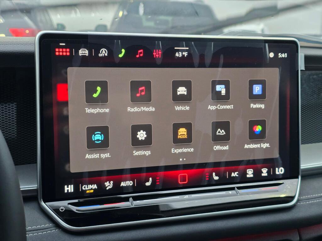 New 2026 Volkswagen Tiguan SE image 27