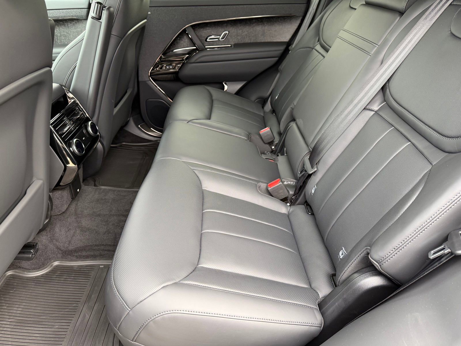 New 2026 Land Rover Range Rover Sport Dynamic SE image 22