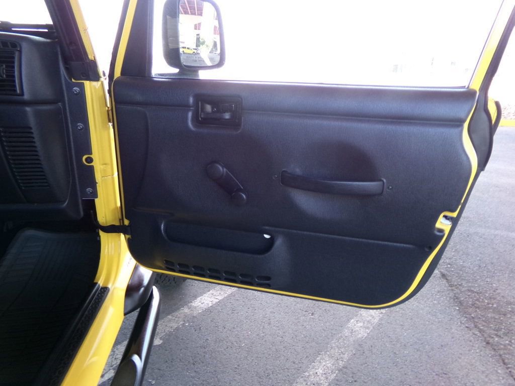 Used 2004 Jeep Wrangler X AWD/4WD image 11