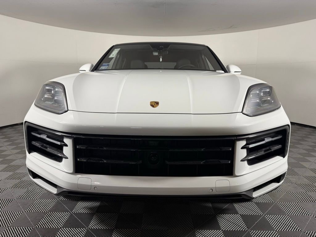 Certified 2025 Porsche Cayenne Coupe image 10