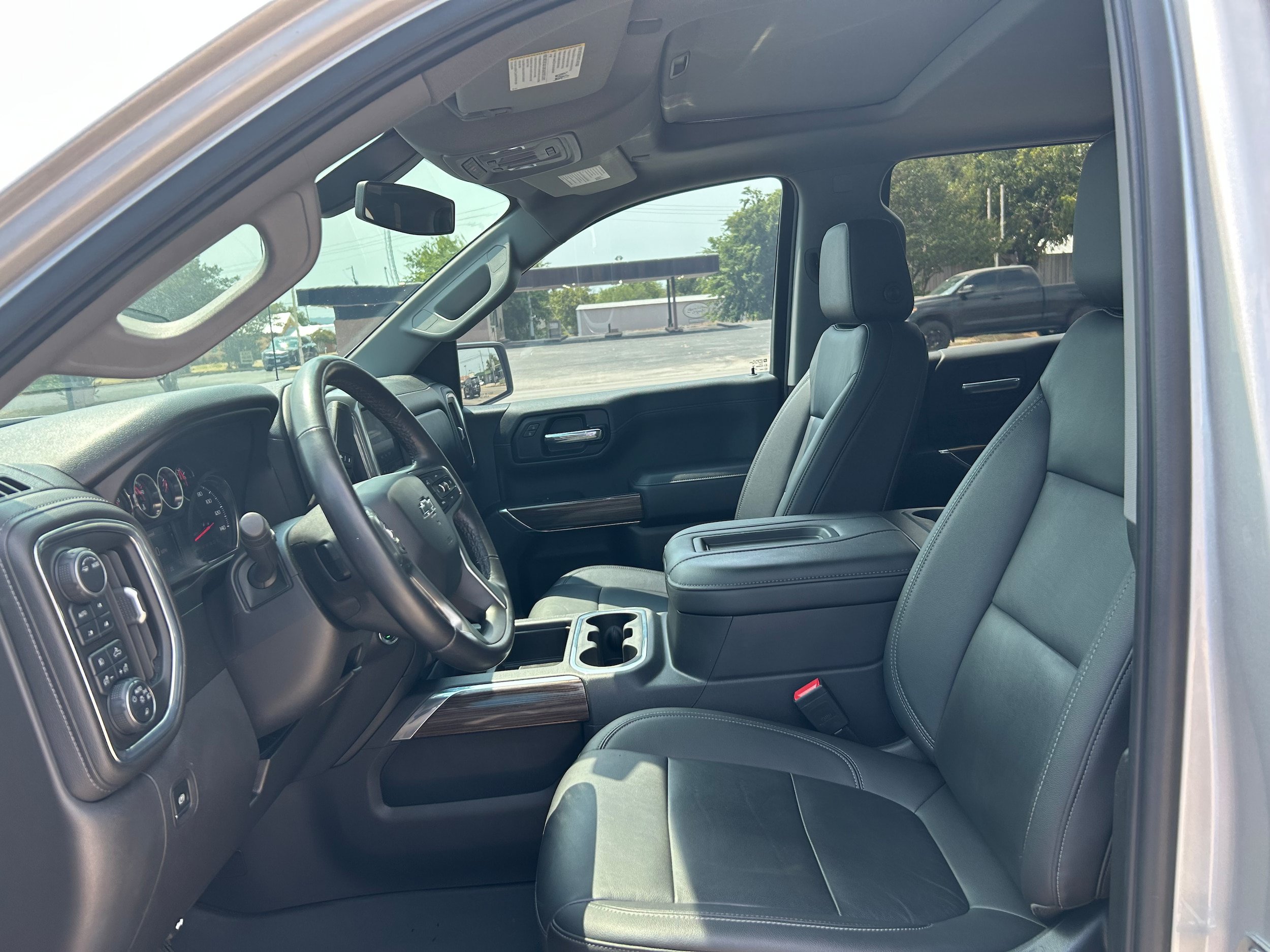 Used 2021 Chevrolet Silverado 1500 LT Trail Boss w/ Convenience Package II AWD/4WD image 19