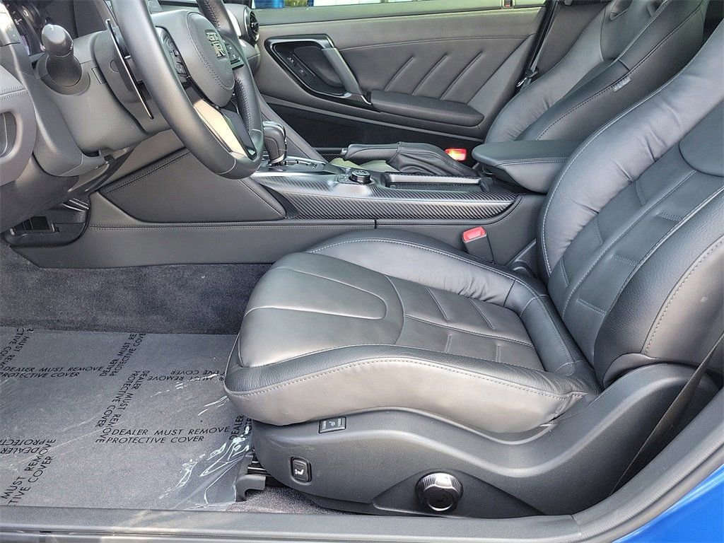 Used 2024 Nissan GT-R Premium w/ Premium Interior Package AWD/4WD image 21