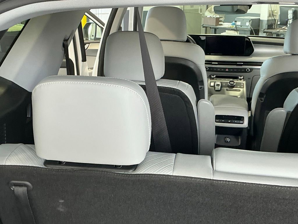 Used 2023 Hyundai Palisade SEL FWD image 34