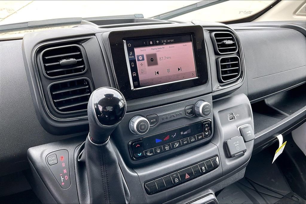 New 2024 RAM ProMaster 2500 w/ Convenience Group FWD image 15