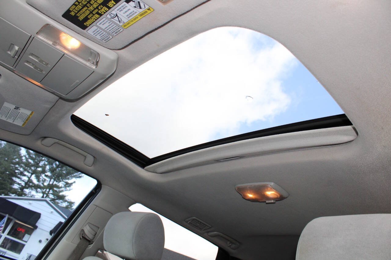 Used 2010 Toyota Sequoia SR5 AWD/4WD image 16