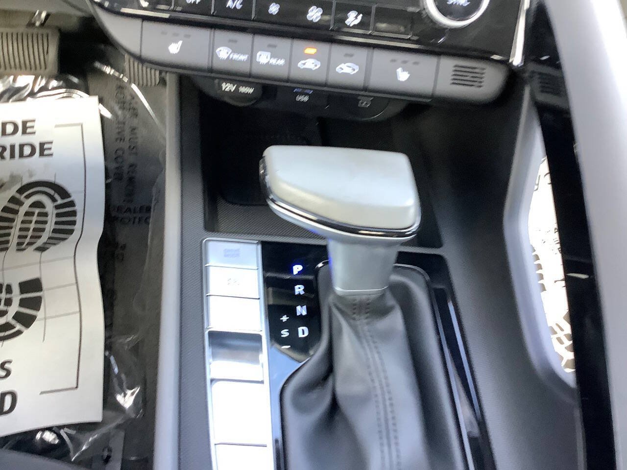 Used 2025 Hyundai Elantra SEL FWD image 35