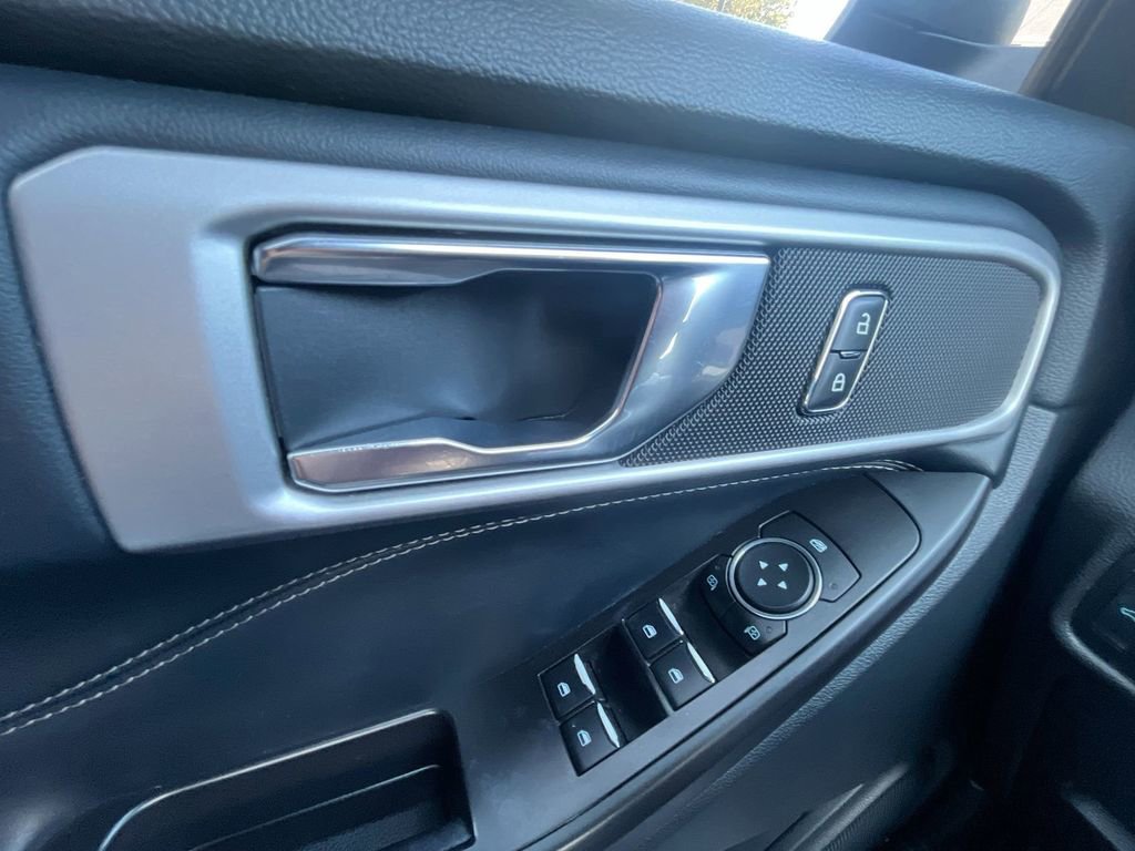 Used 2020 Ford Explorer XLT w/ Equipment Group 202A AWD/4WD image 13