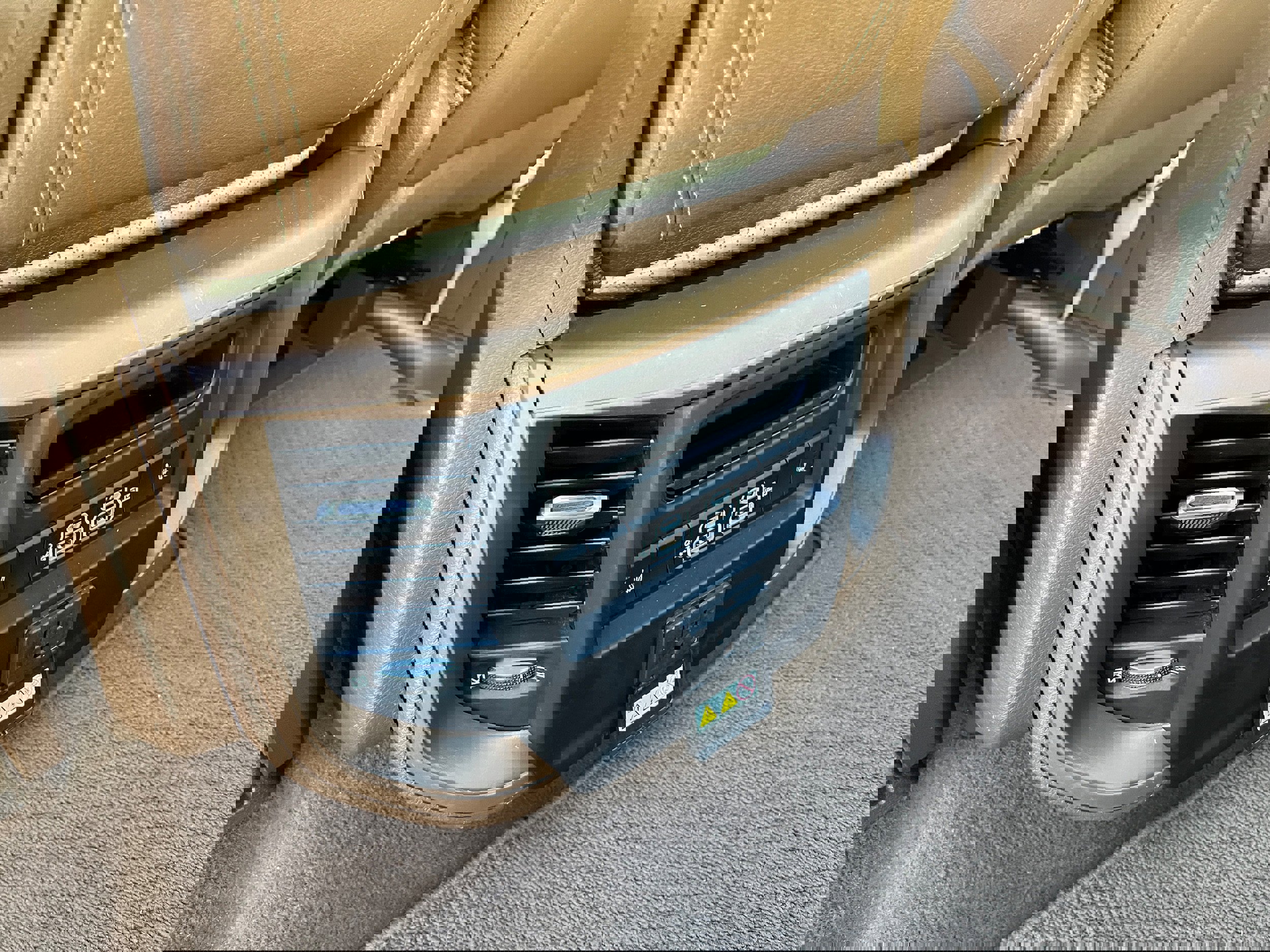 Used 2019 RAM 1500 Laramie AWD/4WD image 12