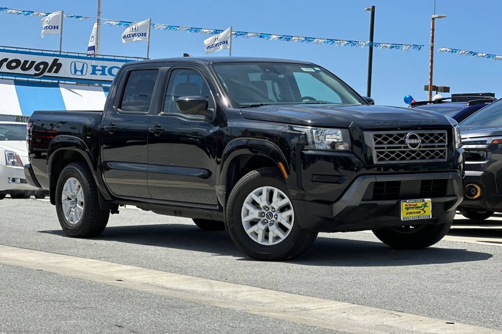 Used 2022 Nissan Frontier SV w/ Technology Package RWD image 2