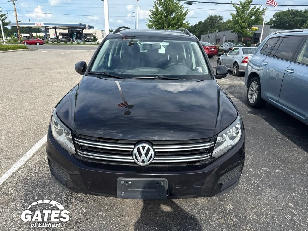 Used 2017 Volkswagen Tiguan Limited w/ Premium Package AWD/4WD image 2