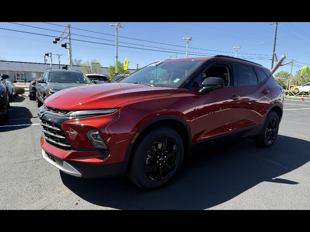 Used 2024 Chevrolet Blazer LT w/ Midnight/Sport Edition FWD image 9