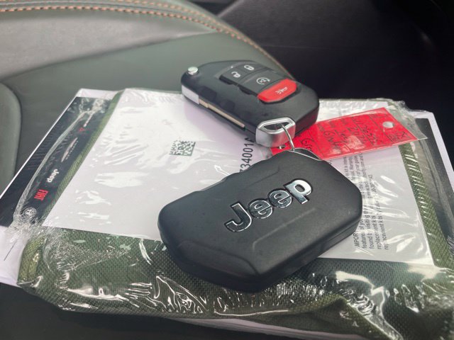 Used 2026 Jeep Gladiator Mojave AWD/4WD image 17