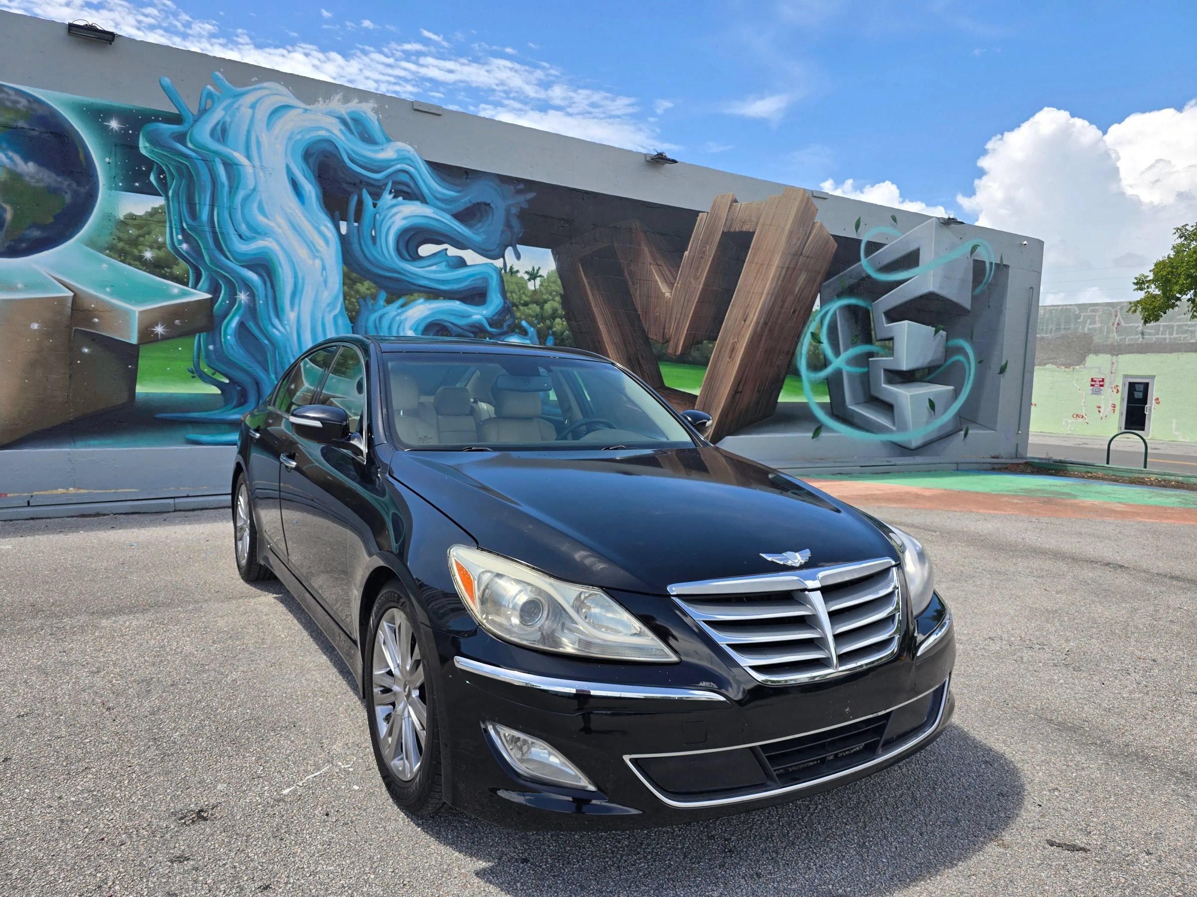Used 2013 Hyundai Genesis 3.8 w/ Technology Pkg RWD image 5