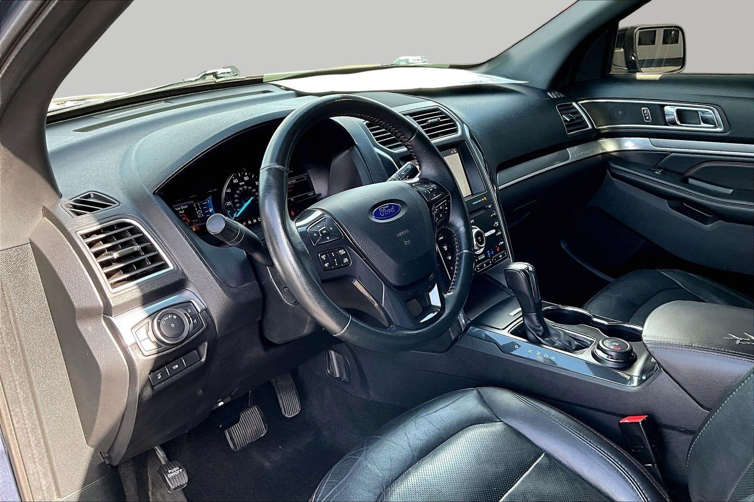 Used 2019 Ford Explorer Sport w/ Equipment Group 401A AWD/4WD image 12