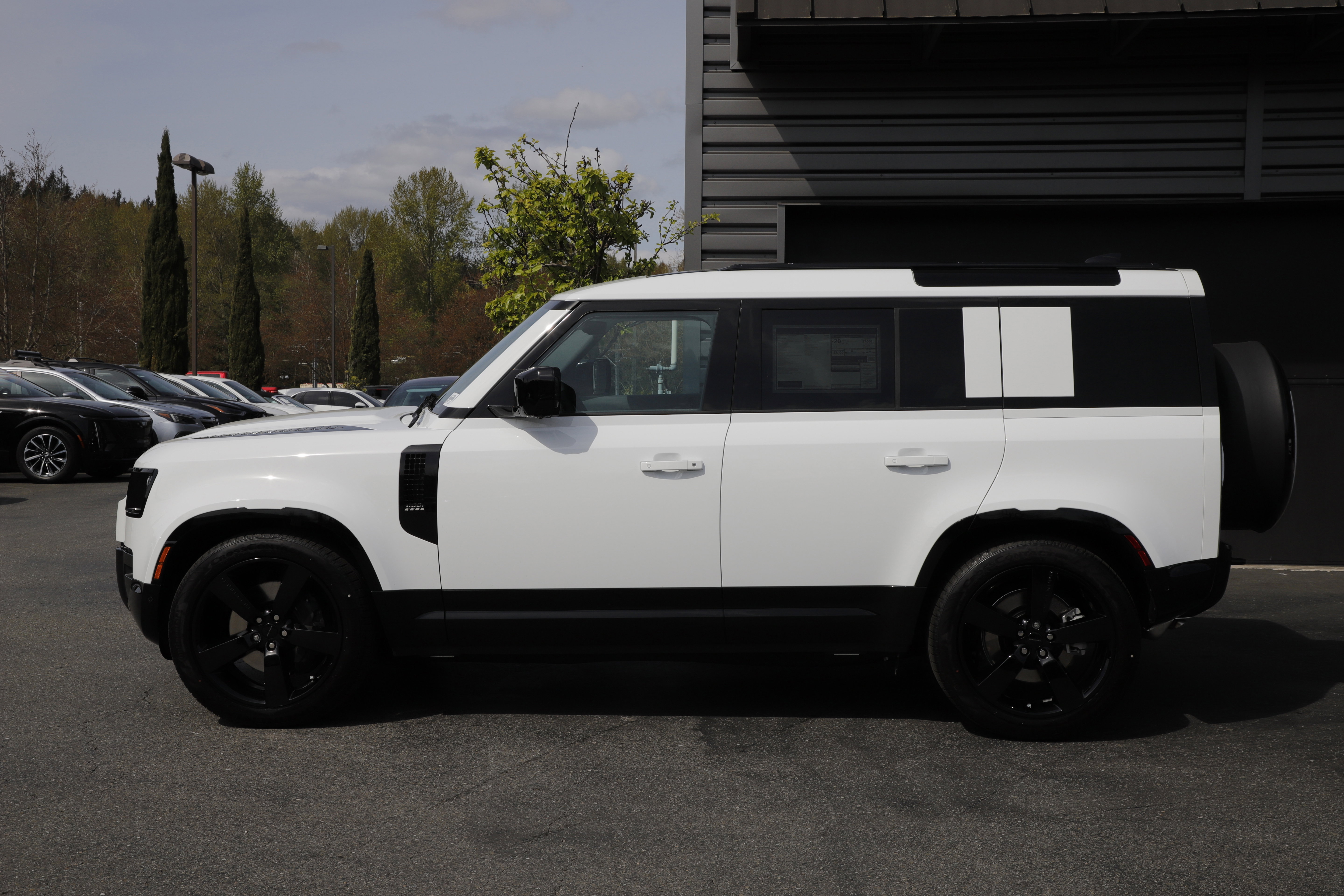New 2026 Land Rover Defender 110 X-Dynamic SE image 7