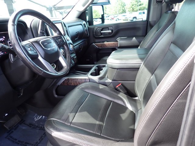 Used 2023 GMC Sierra 2500 Denali w/ Denali Black Diamond Edition AWD/4WD image 11