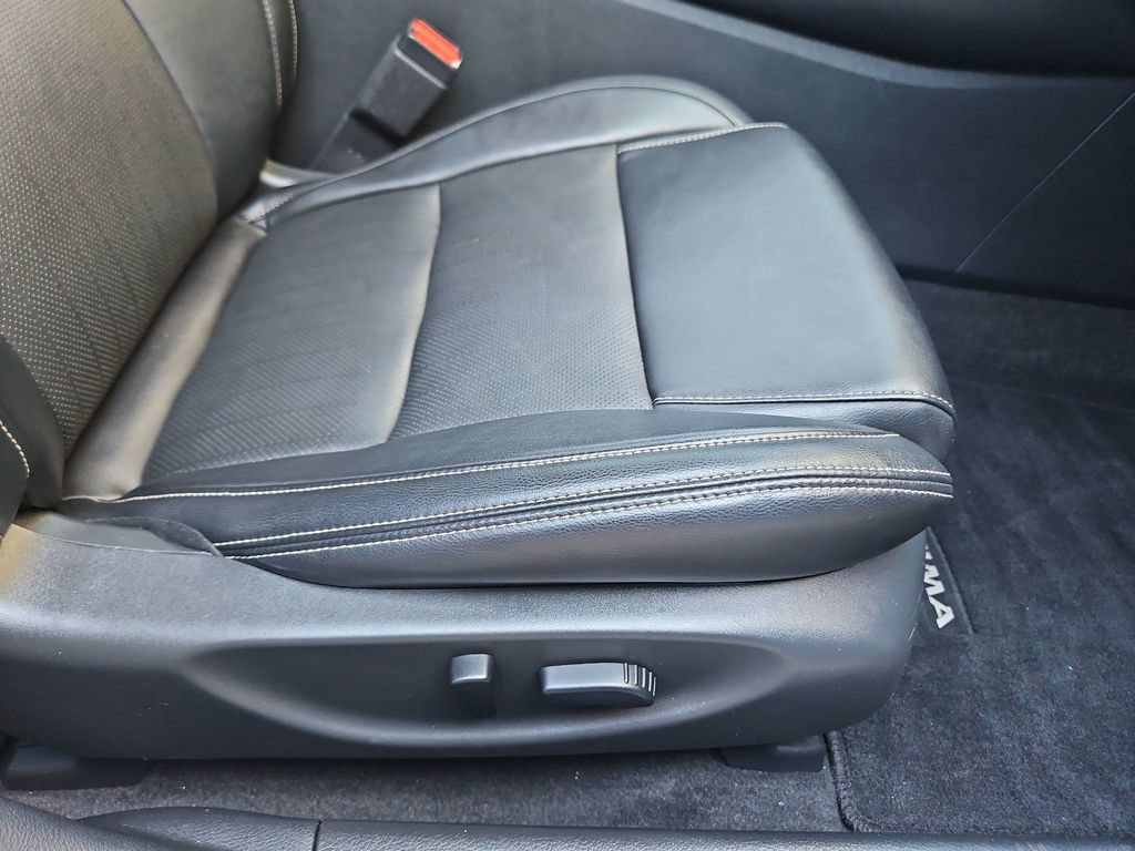 Used 2022 Nissan Maxima SV w/ Floor Mat Group FWD image 26