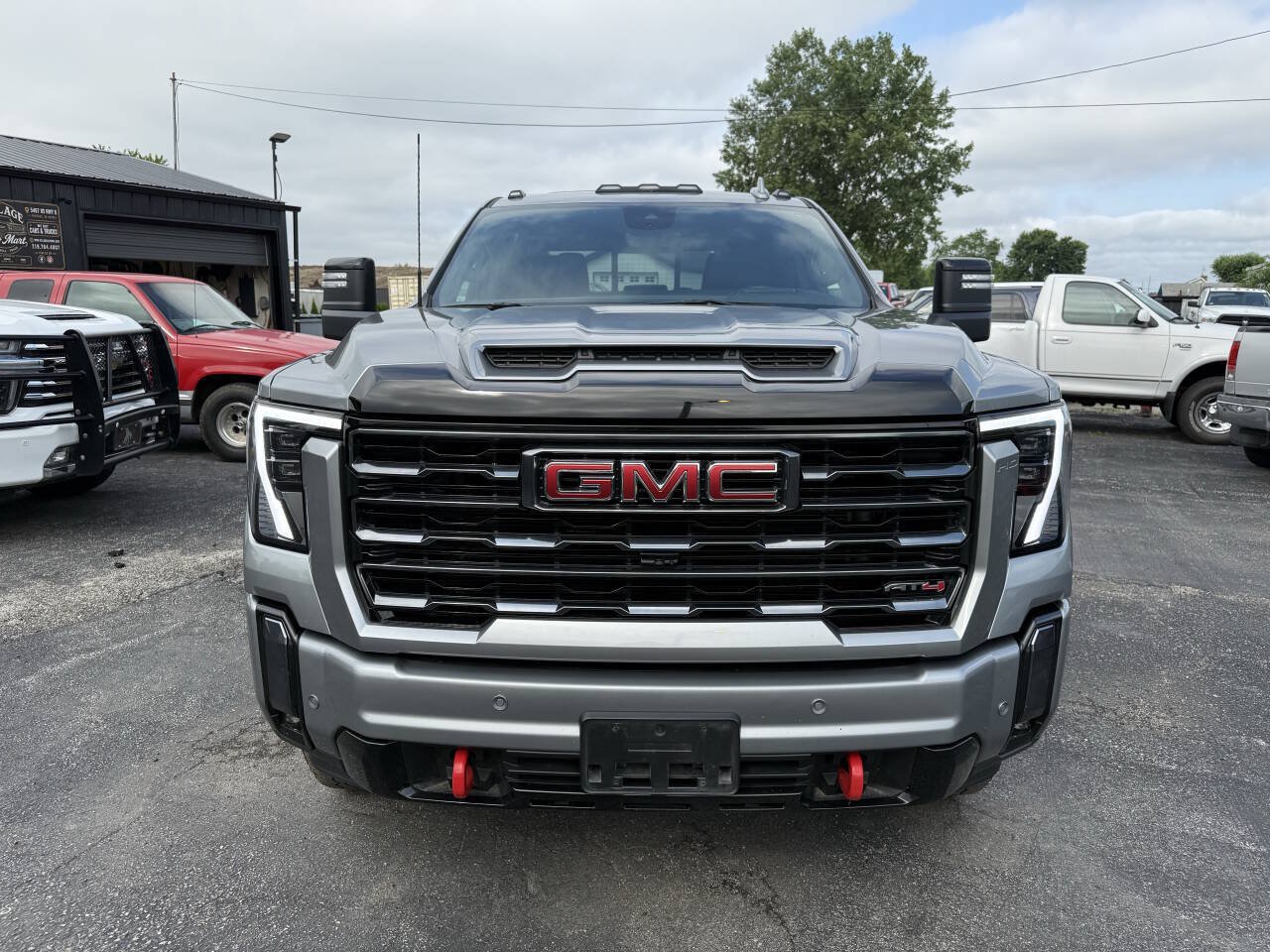 Used 2024 GMC Sierra 2500 AT4 w/ AT4 Premium Plus Package AWD/4WD image 8