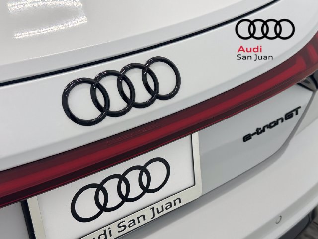 Used 2022 Audi RS e-tron GT w/ Carbon Performance Package AWD/4WD image 14