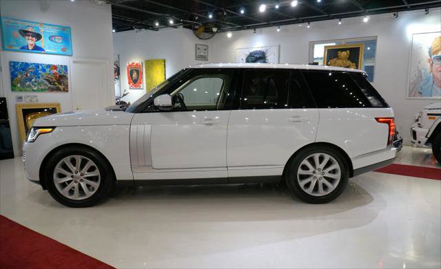 Used 2017 Land Rover Range Rover HSE image 4